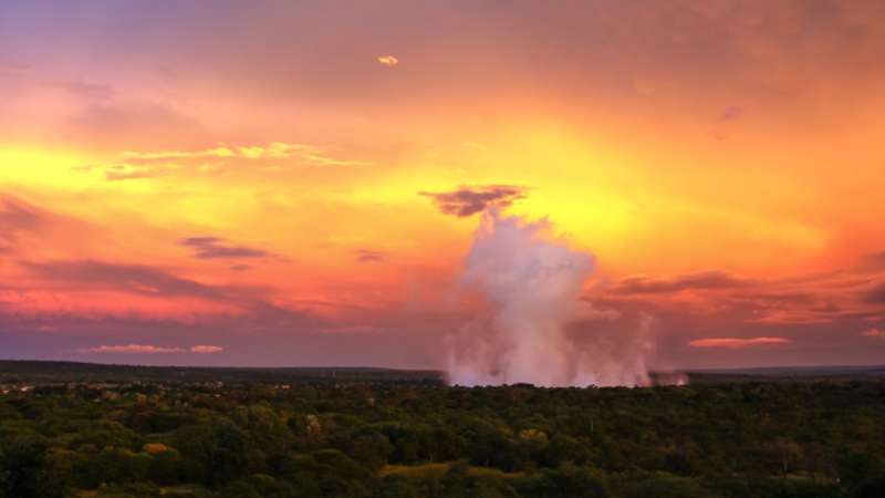 Vic falls, the smoke that thunders-2